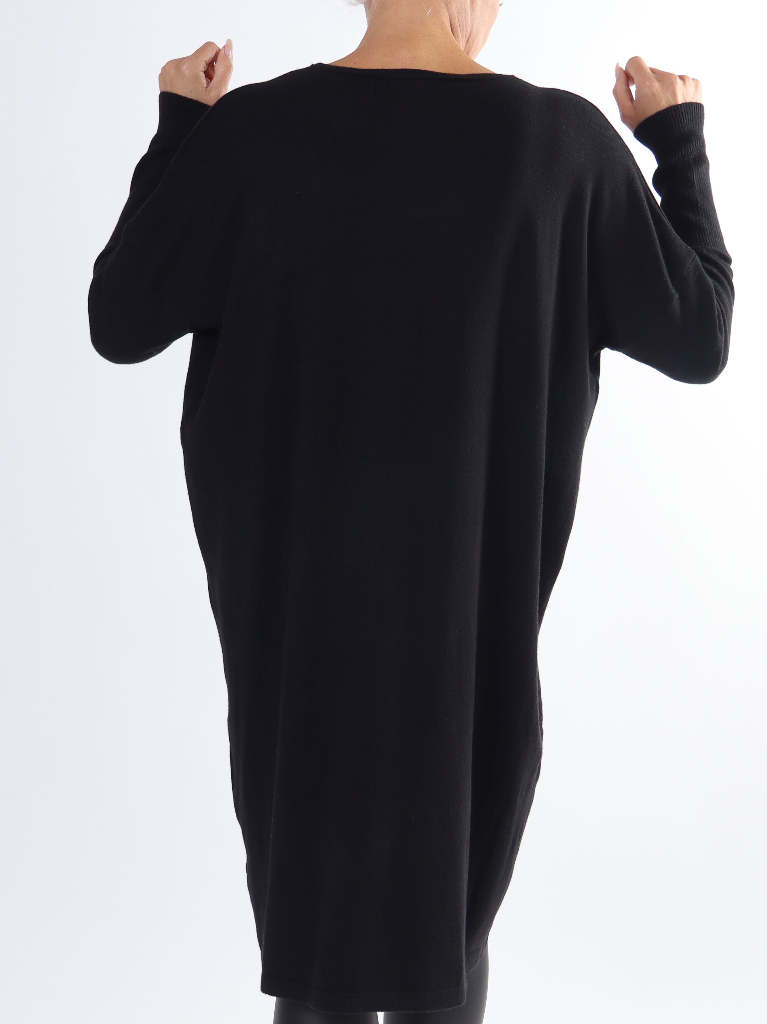 Amilie - Blød plus size strikkjole med blomstermotiver